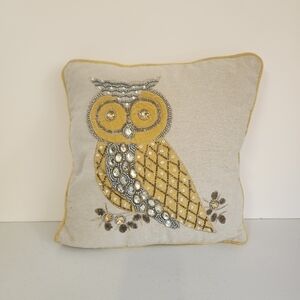 Pier 1 Imports Beaded Jeweled Embroidered Owl Pillow 14" x 14" Yellow Silver